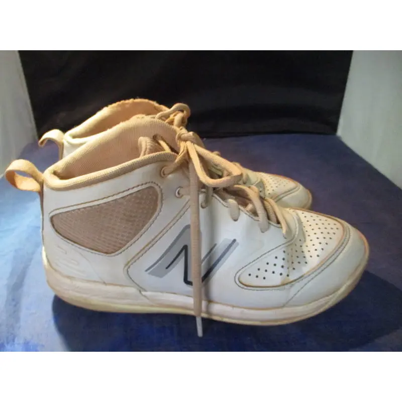 Used New Balance Cleats Size 4