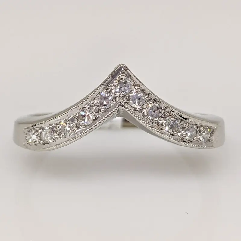 14K WHITE .16 CARAT TOTAL WEIGHT SI2 H DIAMOND ROUND (22) ESTATE V-BAND 2.1 GRAMS