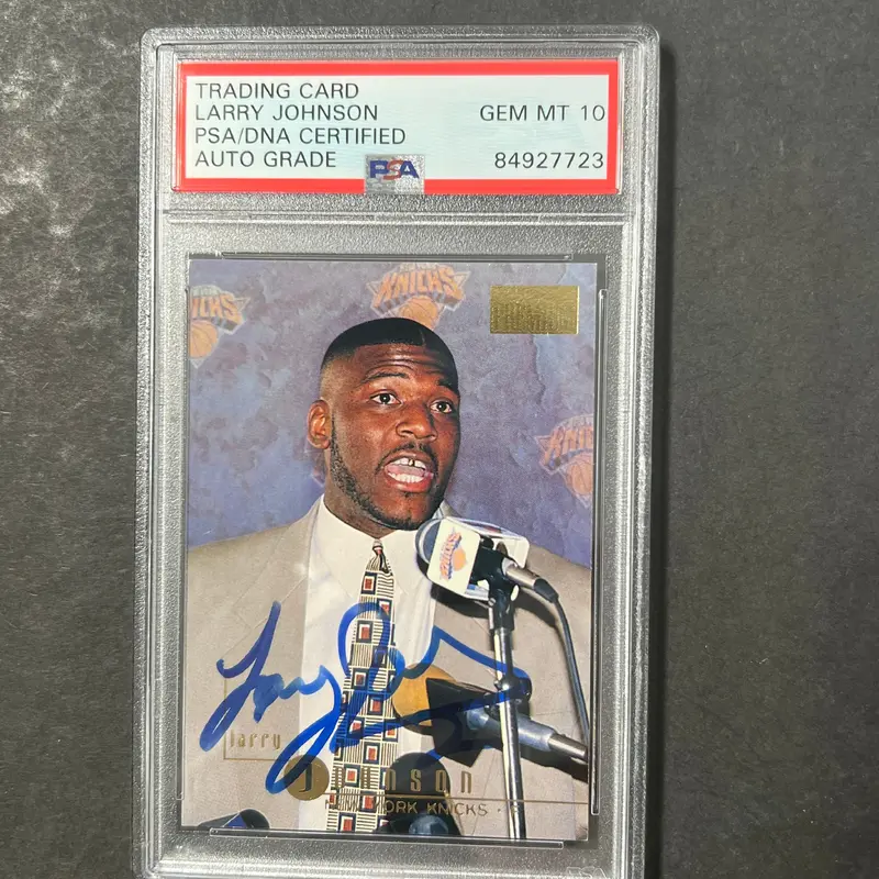1996 Skybox #76 Larry Johnson Signed Card AUTO 10 PSA Slabbed Knicks
