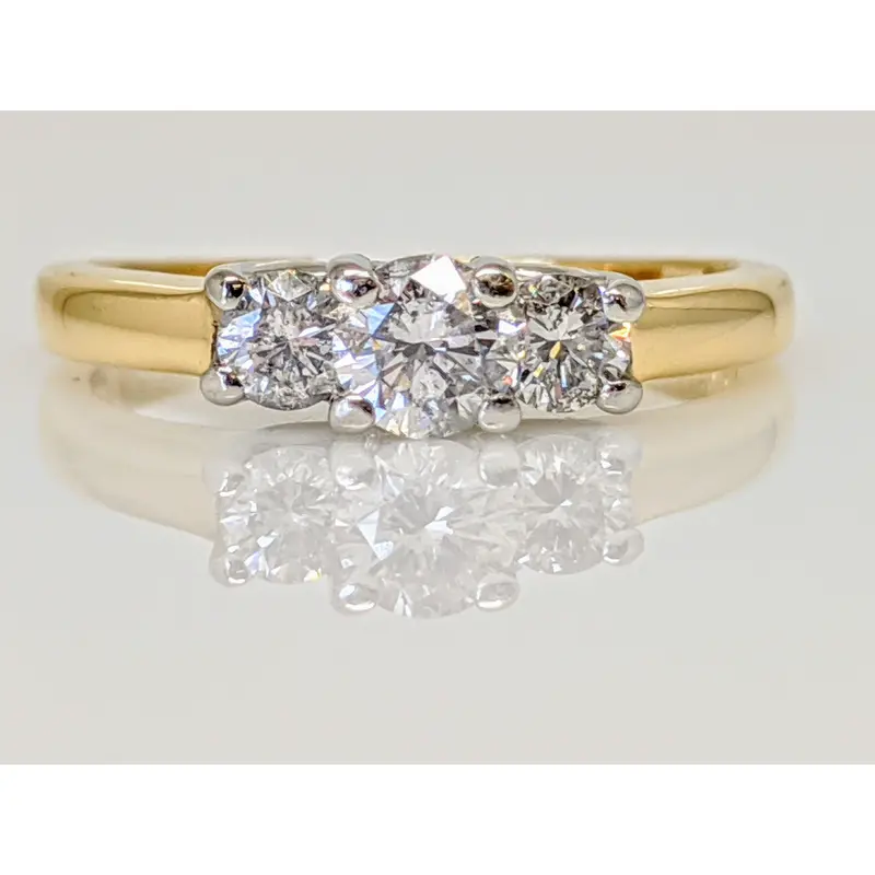14K .49 CARAT TOTAL WEIGHT I1 G DIAMOND ROUND (3) TRINITY ESTATE RING 2.8 GRAMS