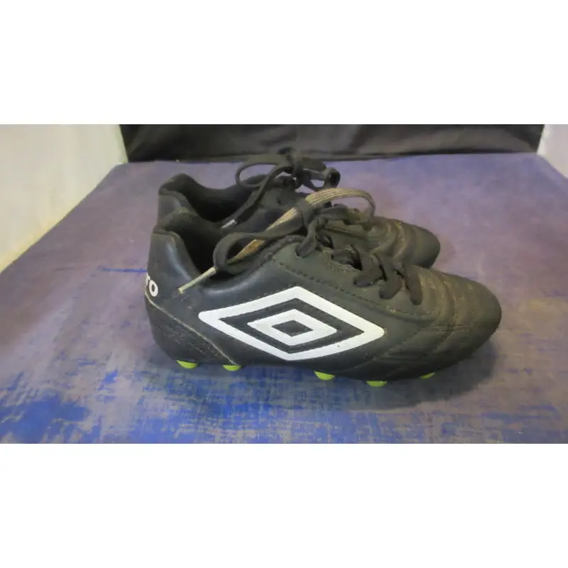 Used Umbro Soccer Cleats Youth Size 11