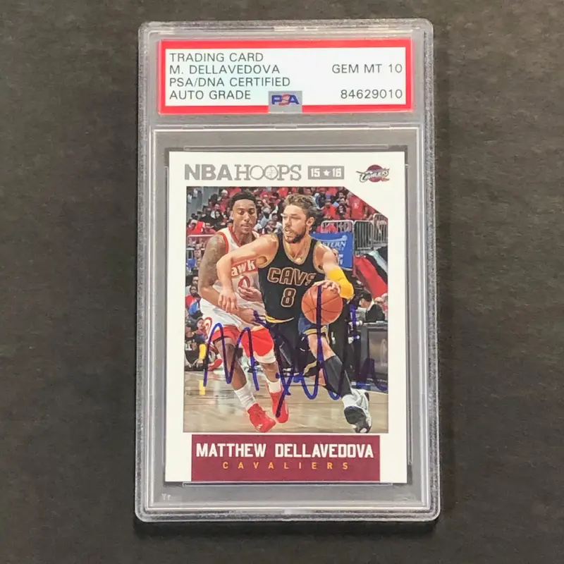 2015-16 NBA Hoops #204 Matthew Dellavedova Signed Card AUTO 10 PSA Slabbed Cavaliers