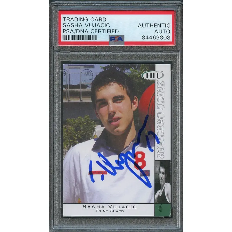 2004 SAGE Hit #8 Sasha Vujacic Signed Card AUTO PSA Slabbed