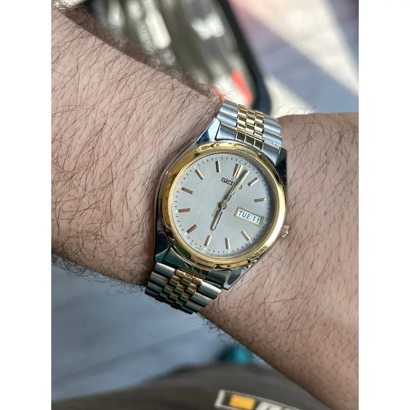 Vintage 90s Seiko Two Tone Day / Date Quartz Watch