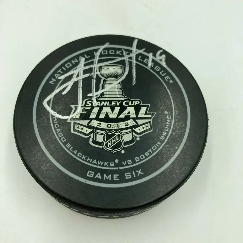 JONATHAN TOEWS Signed 2013 Stanley Cup Hockey Puck PSA DNA Sticker