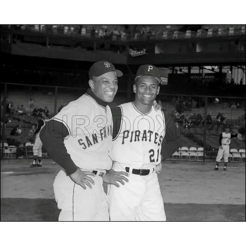 Willie Mays Roberto Clemente 8X10 Photo - Giants Pirates - 11937