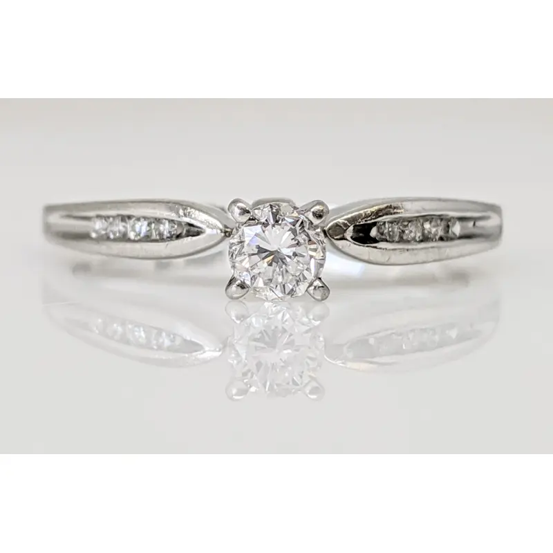 PLATINUM .29 CARAT TOTAL WEIGHT I1 H DIAMOND ROUND (9) ESTATE RING 3.7 GRAMS