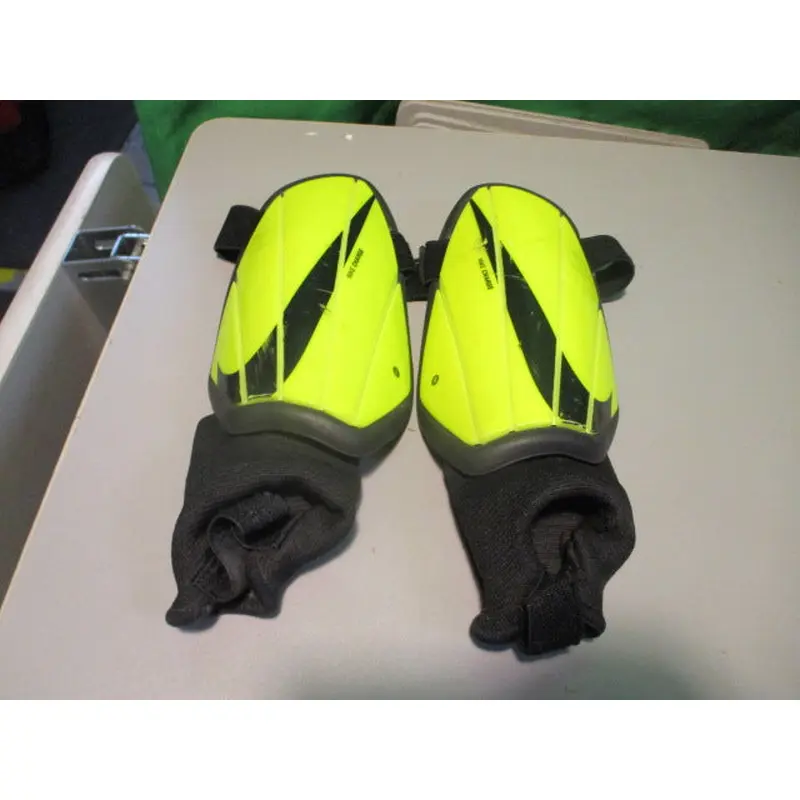 Used Nike Charge Youth Medium Soccer Shin Guards