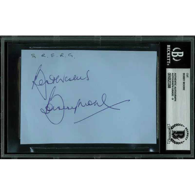 1966 England World Cup Captain Bobby Moore Signed 3.5x5 Cut Auto Graded 9! BAS