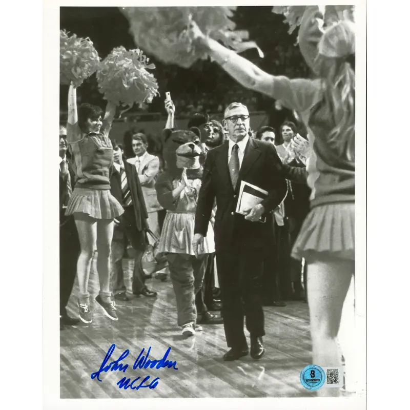 UCLA John Wooden "UCLA" Authentic Signed 8x10 Photo Autographed BAS #BN73282