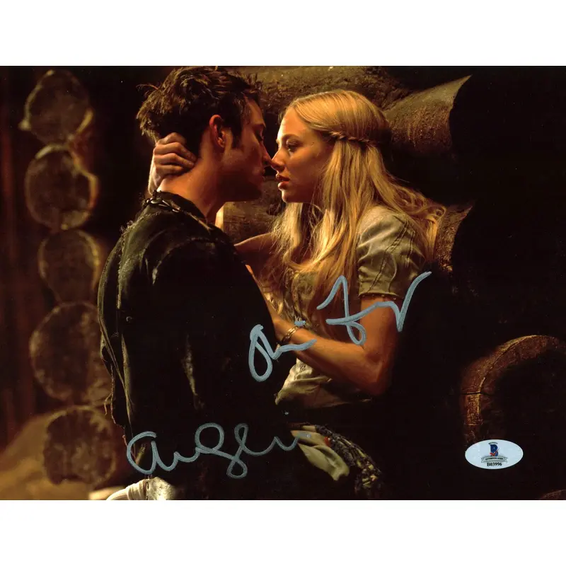 Amanda Seyfried & Shiloh Fernandez Red Riding Hood Signed 8X10 Photo BAS #B03996