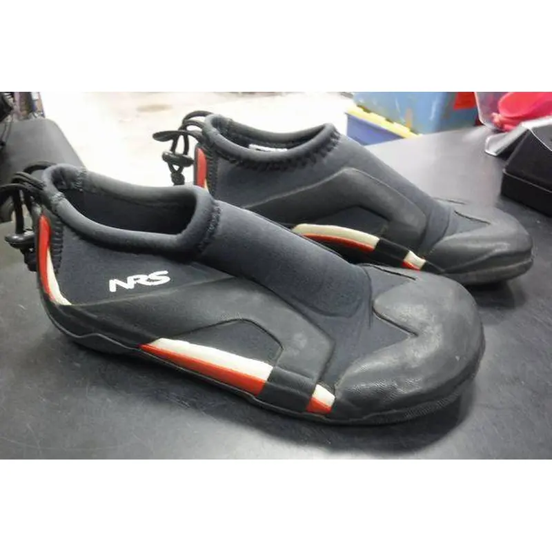 Used NRS Kinetic Size 7 Water Shoes