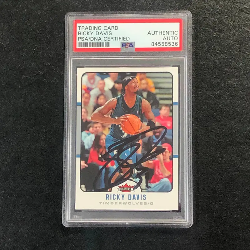 2006-07 FLEER #112 Ricky Davis Signed Card AUTO PSA Slabbed