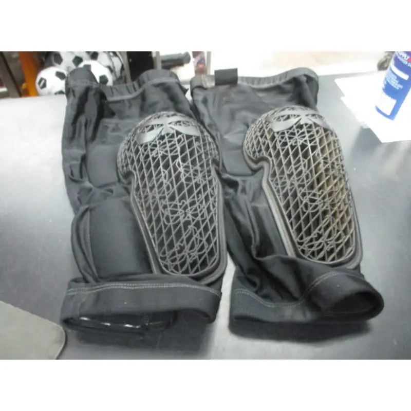 Used Kali Strike Pull On Knee Pads Size Large